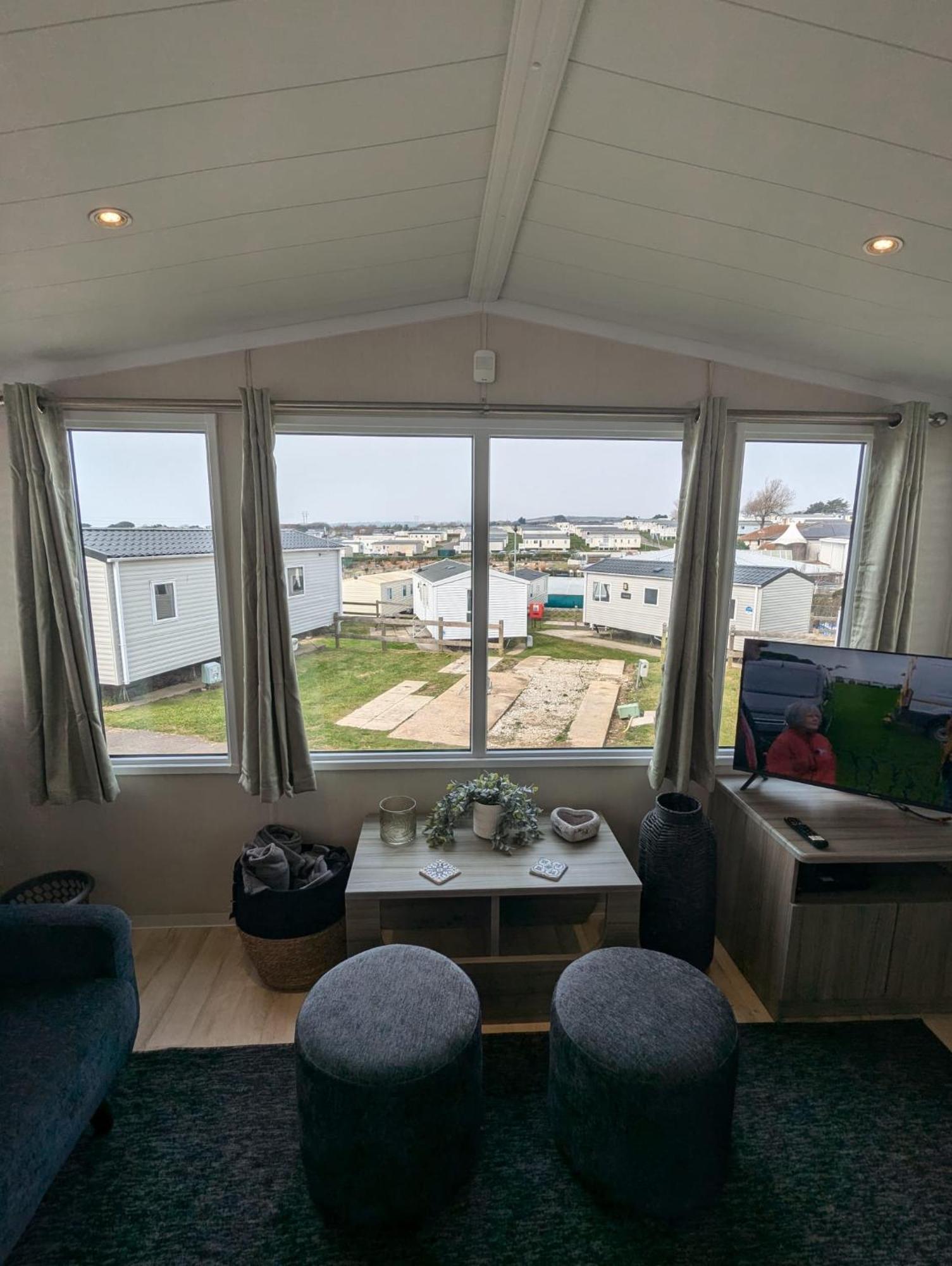 Beautifully Presented Dog Friendly Caravan On Very Popular Littlesea Holiday Haven Park Weymouth Wyke Regis Ngoại thất bức ảnh